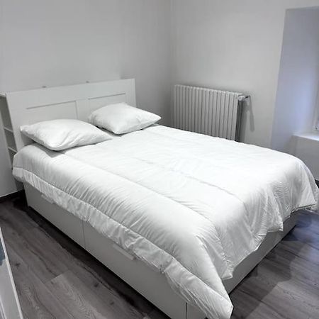 Appartement T4 En Hyper-Centre Bourgoin-Jallieu Exterior photo